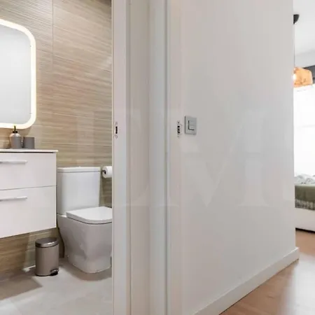 Fresh & Stylish With Parking By Rems Apartment