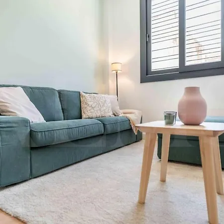 Apartment Fresh & Stylish With Parking By Rems